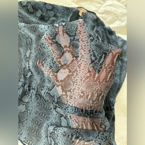 Rebecca Taylor snake skin 100% silk blouse blue size US 6 - Picture 11 of 13
